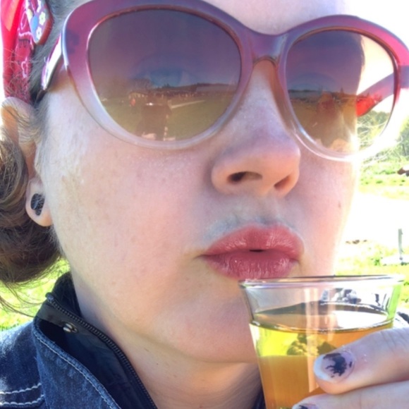 Meet your Posher, Shawna-jean - Picture 4 of 6